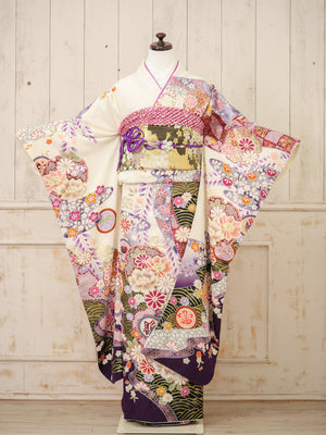 FI-019   白地伝統文様×紫　振袖