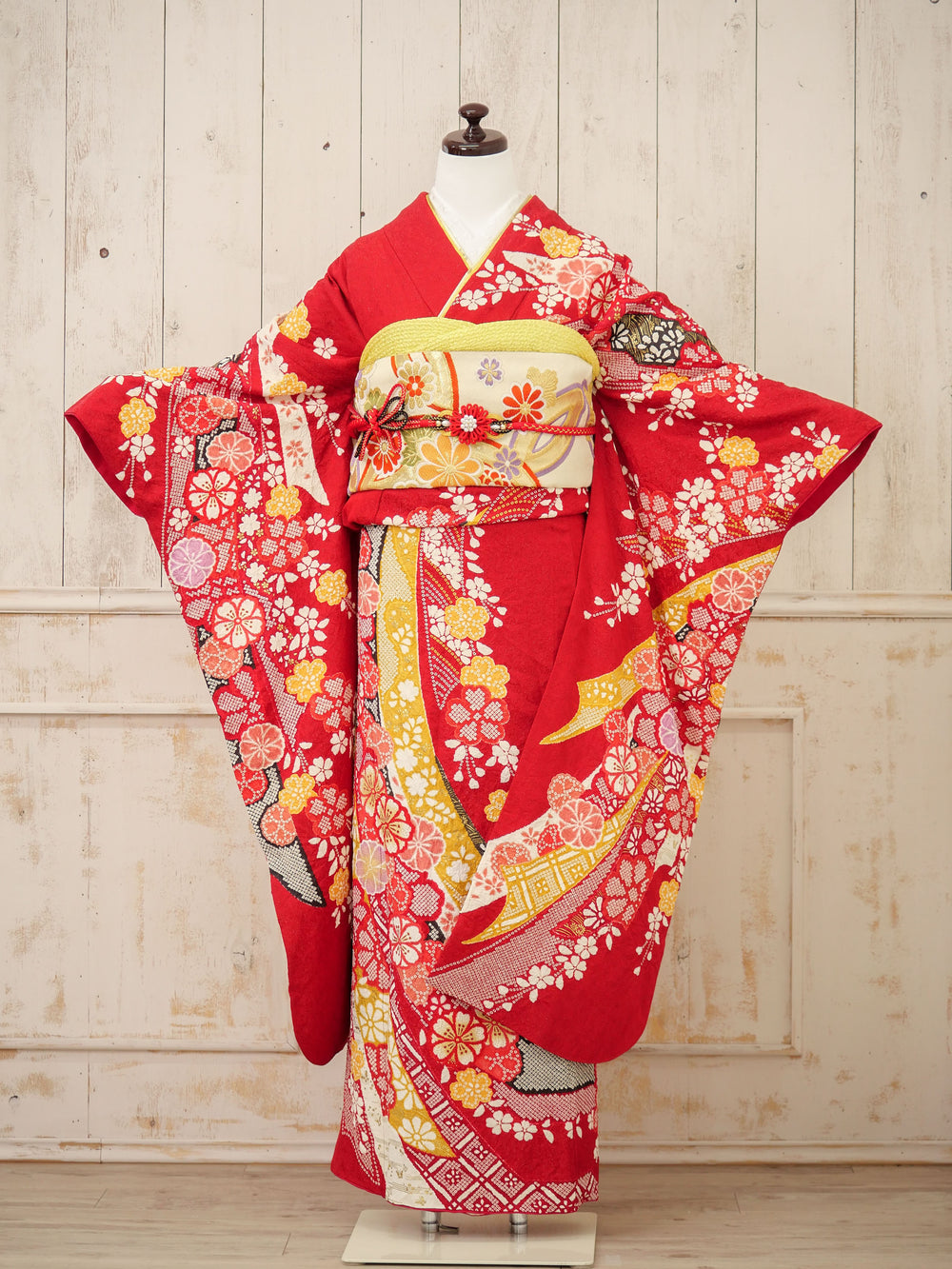 FI-022   紅花繚乱（こうかりょうらん）　振袖