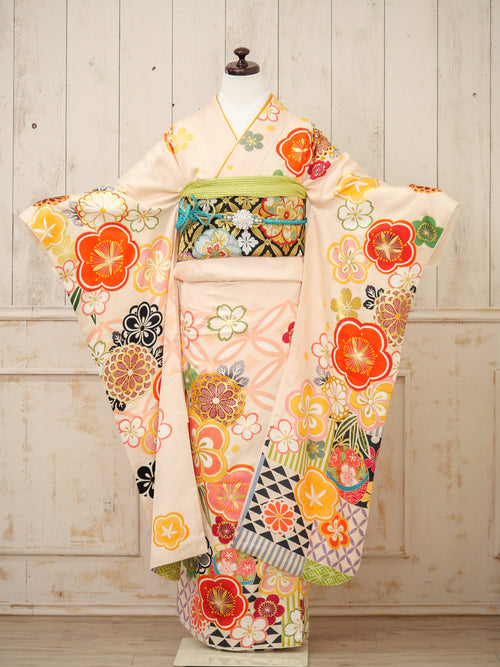 FI-037    花笑みの雅桃　振袖