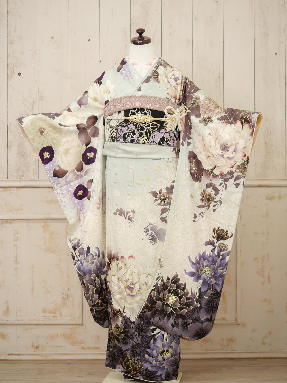 FI-044    月影の牡丹図　振袖