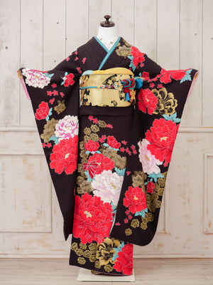 FJ-002   茶色地大牡丹赤　振袖