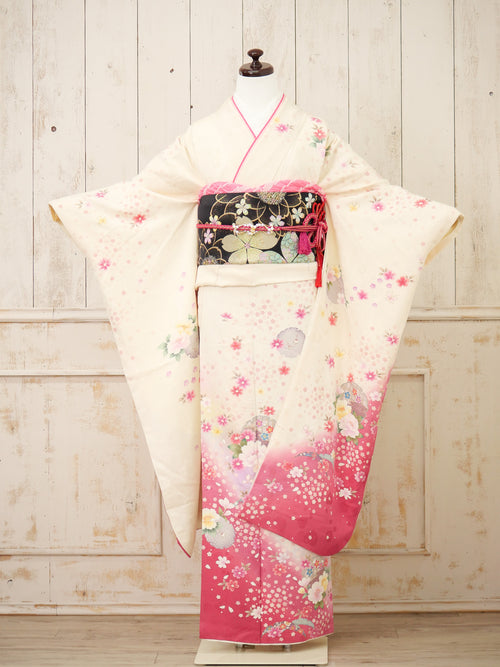 FK-021　白地ピンク小花　振袖.