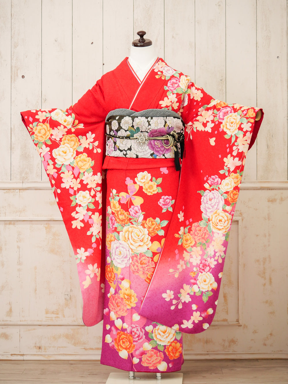 FK-033　赤地オレンジ牡丹　振袖.