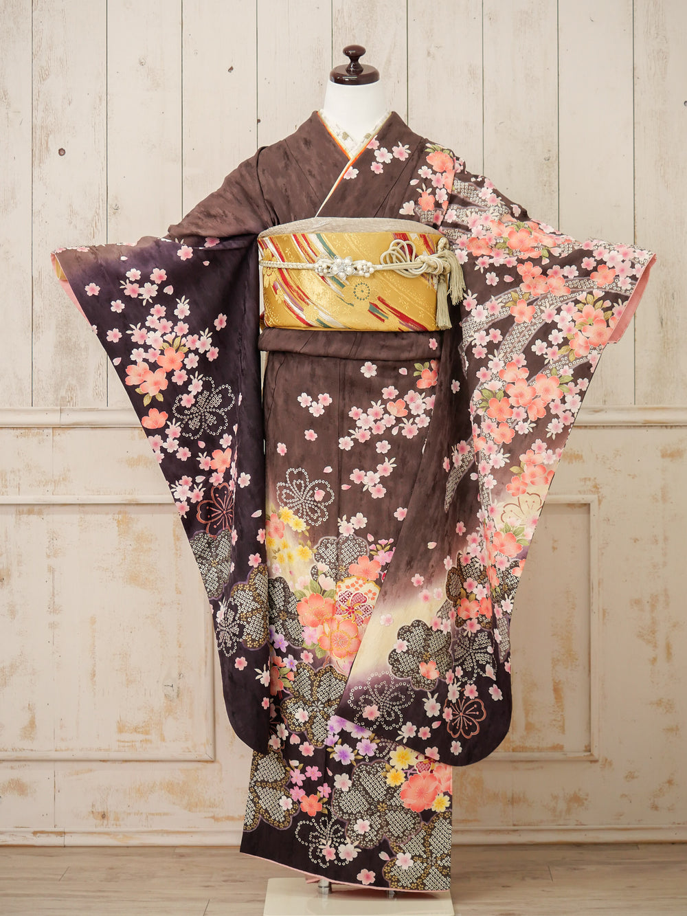 FK-038　茶色地花　振袖.