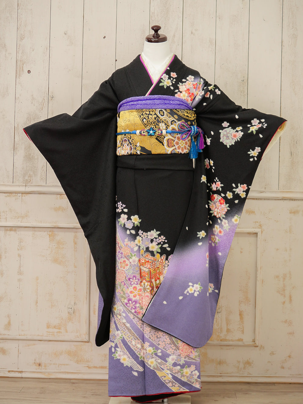 FK-039　黒地パープル御所車　振袖.