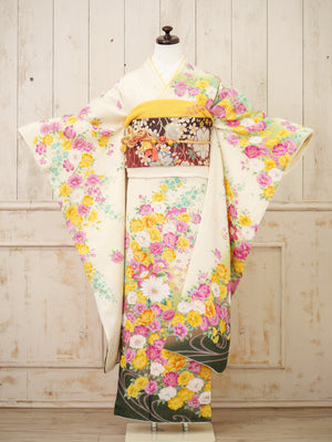 FK-041　白地黄色花　振袖.