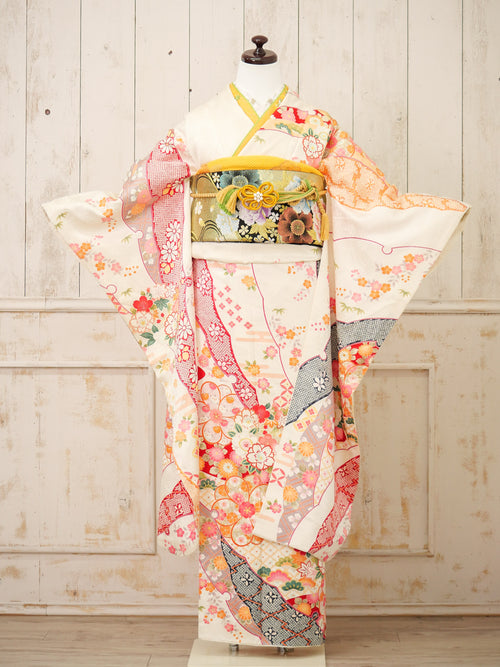 FK-042　白地しぼり柄　振袖.