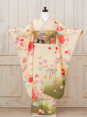 FR-022　クリーム雪兎　振袖