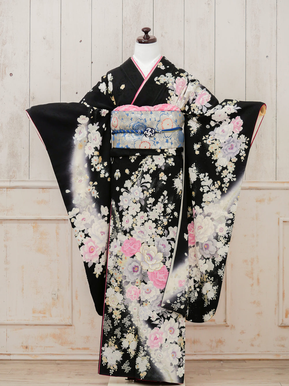 FR-027　黒地白牡丹　振袖