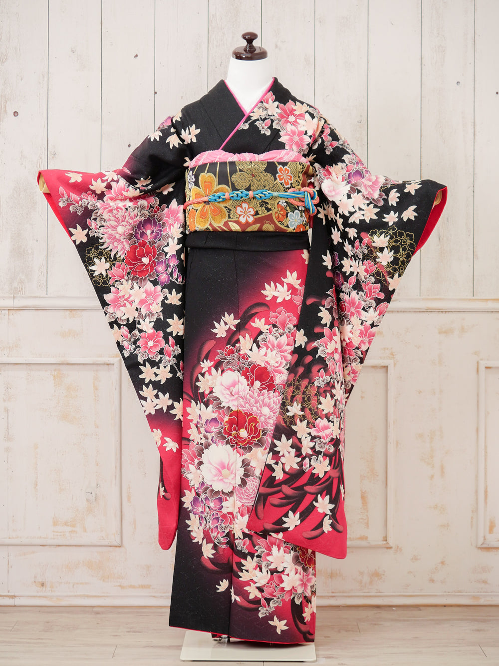 FR-038　黒地ピンク花　振袖