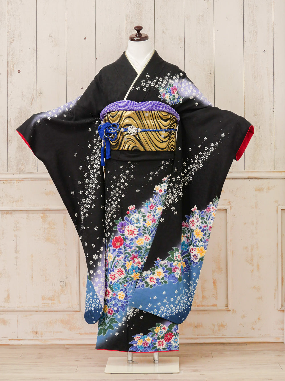 FR-064   黒地青白小花　振袖