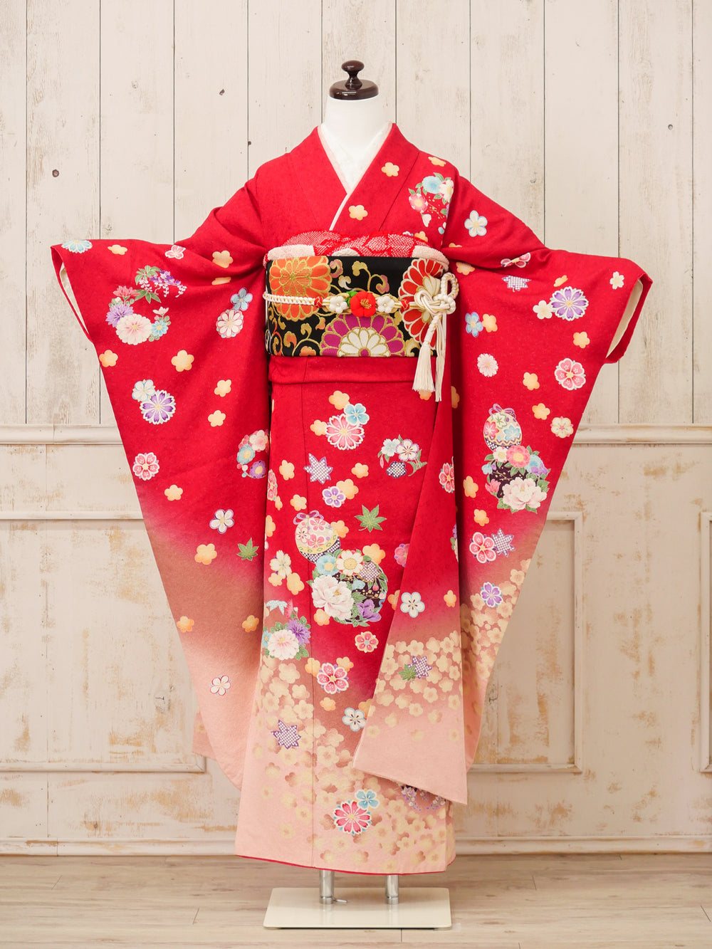 FR-070   赤地手まり　振袖