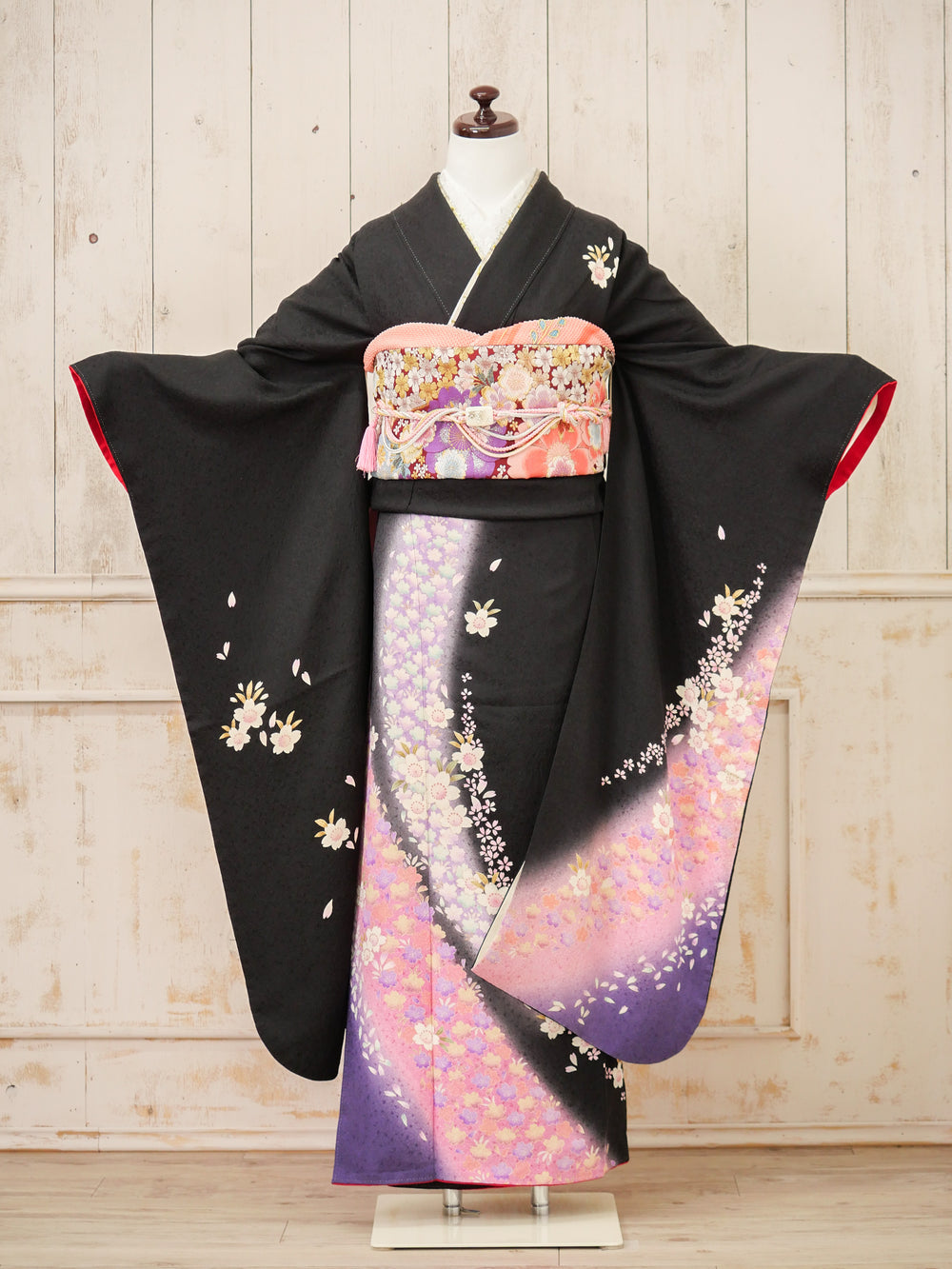 FR-084    黒地ピンク桜　振袖