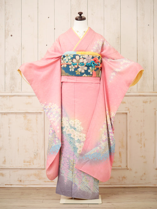 FR-085   ピンク地小花　振袖