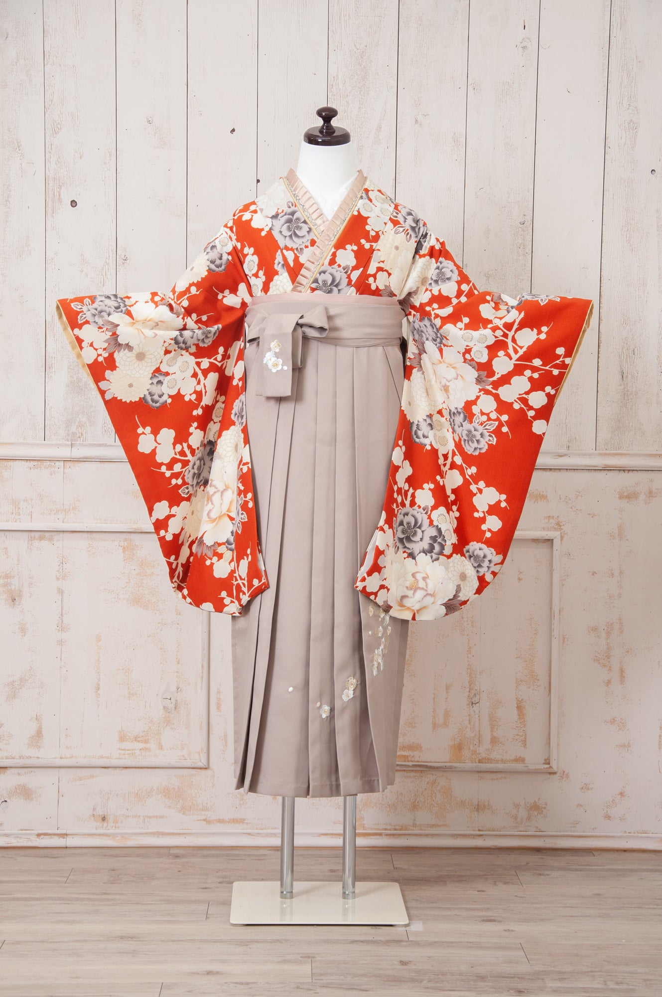 KR-137/JAPAN STYLE×中村里砂 グレージュ牡丹八重桜 卒業袴