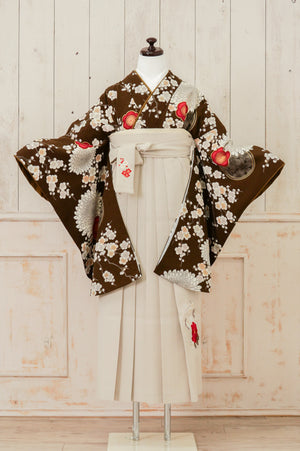 KR-130/九重ブラウン梅菊　卒業袴