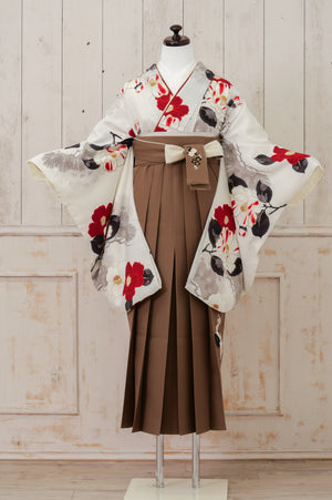 KR-132/九重ホワイト椿松　卒業袴