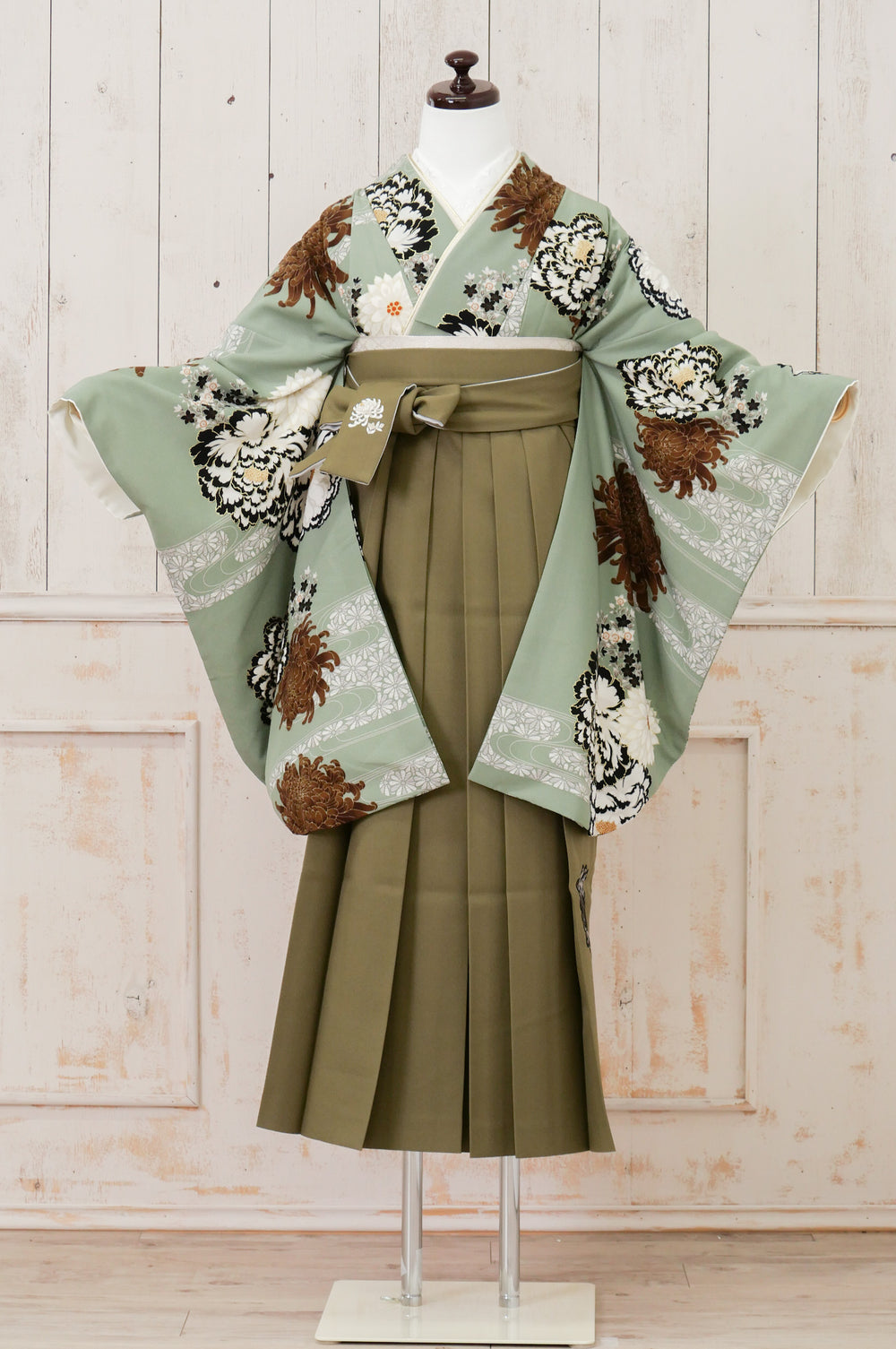KR-133/玉城ティナ×紅一点モスグリーン　卒業袴