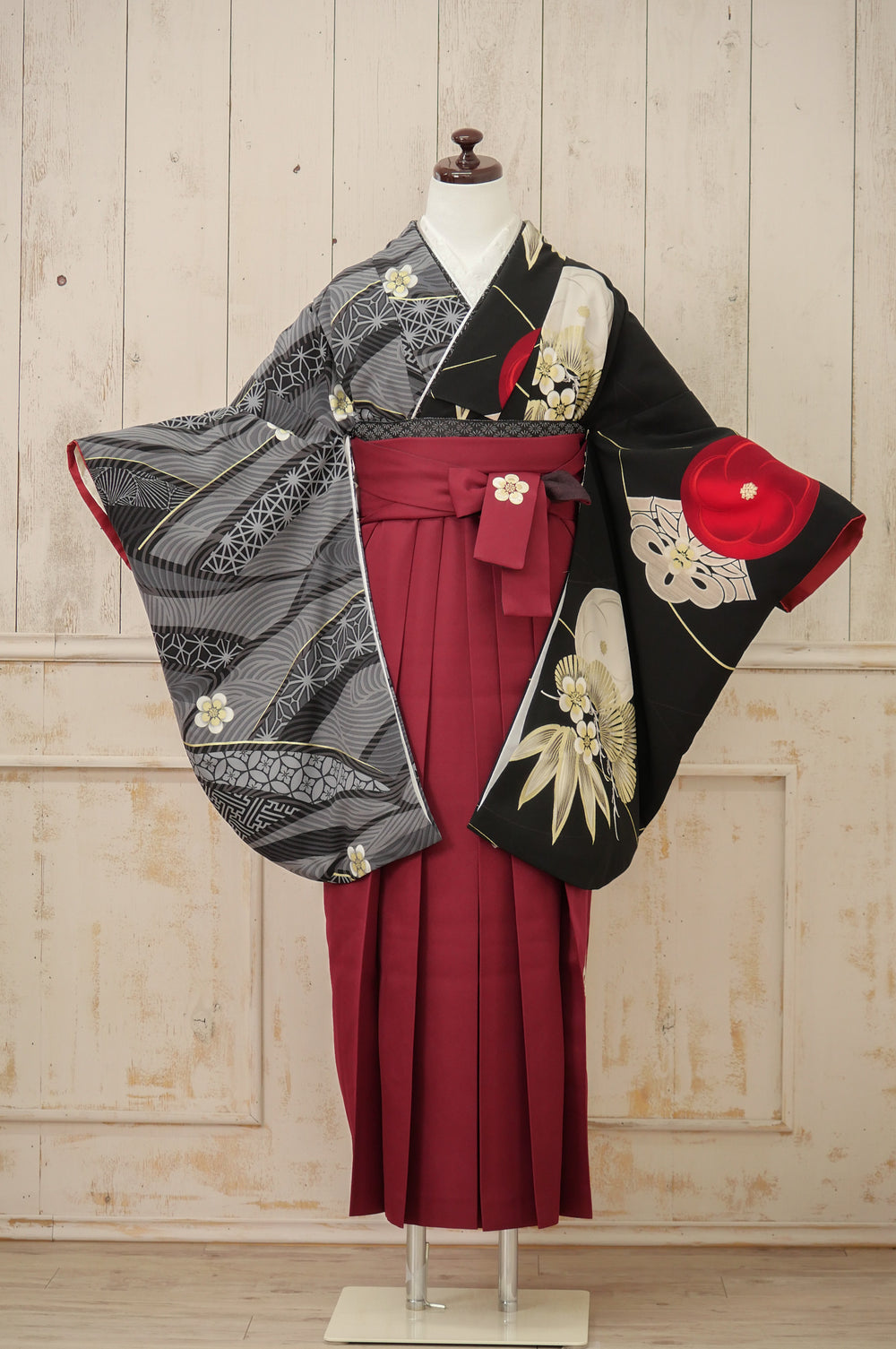 KR-138/JAPAN STYLE×中村里砂 黒片身替り　卒業袴