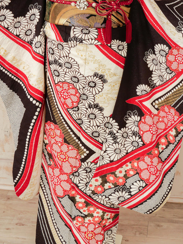 FR-016　茶色地赤しぼり　振袖