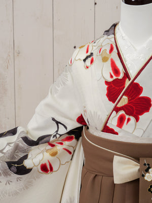 KR-132/九重ホワイト椿松　卒業袴