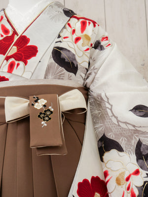 KR-132/九重ホワイト椿松　卒業袴