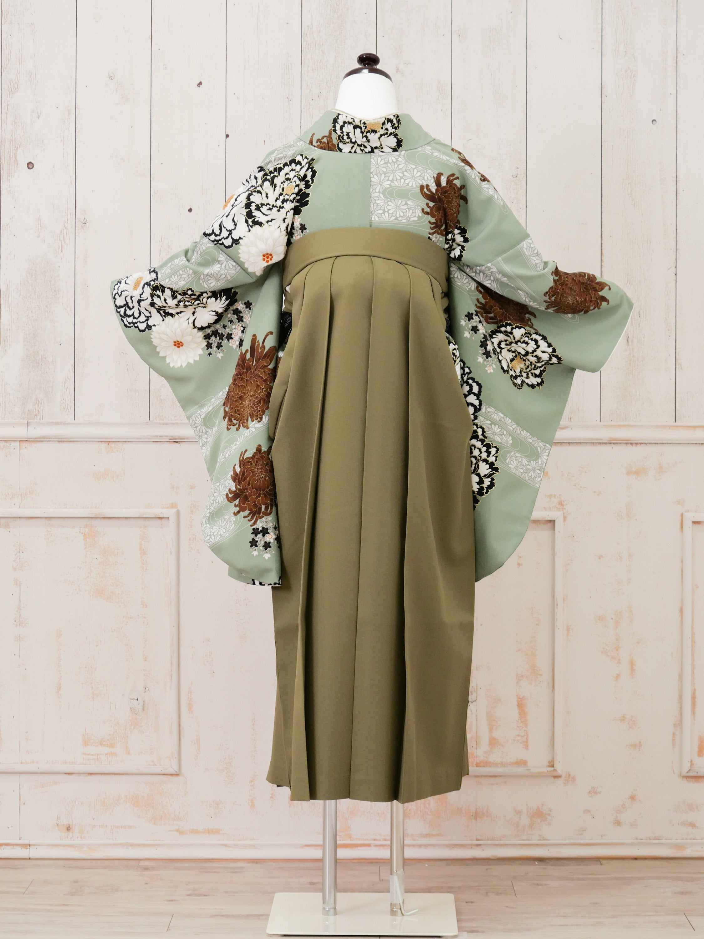 卒業式袴 153〜158cm 玉城ティナ×紅一点(グリーン系)|卒業袴レンタル(普通サイズ) HAGC10E（24） KR-133⁄玉城ティナ×紅一点モスグリーン 卒業袴