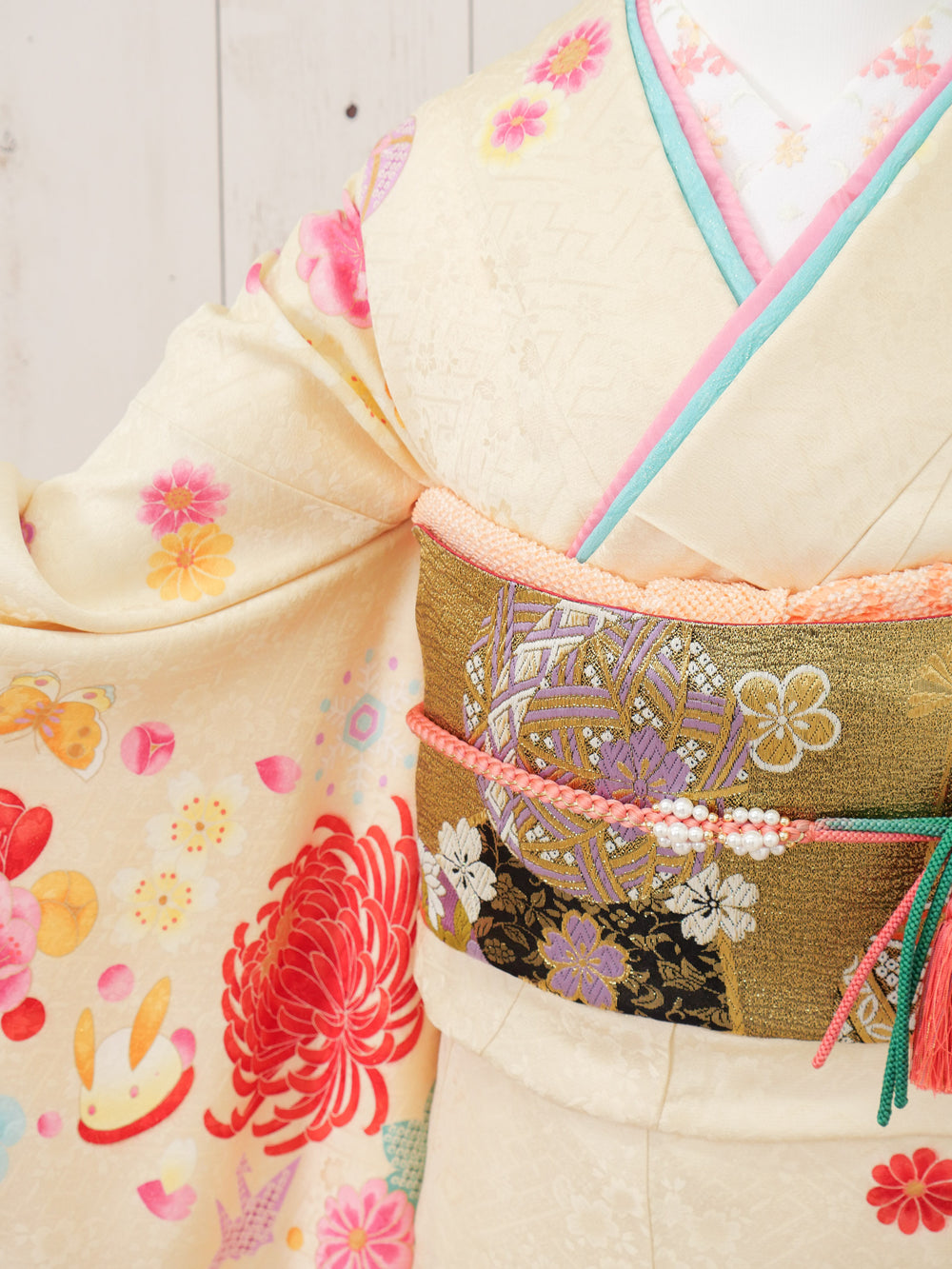 FR-022　クリーム雪兎　振袖