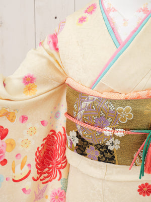 FR-022　クリーム雪兎　振袖