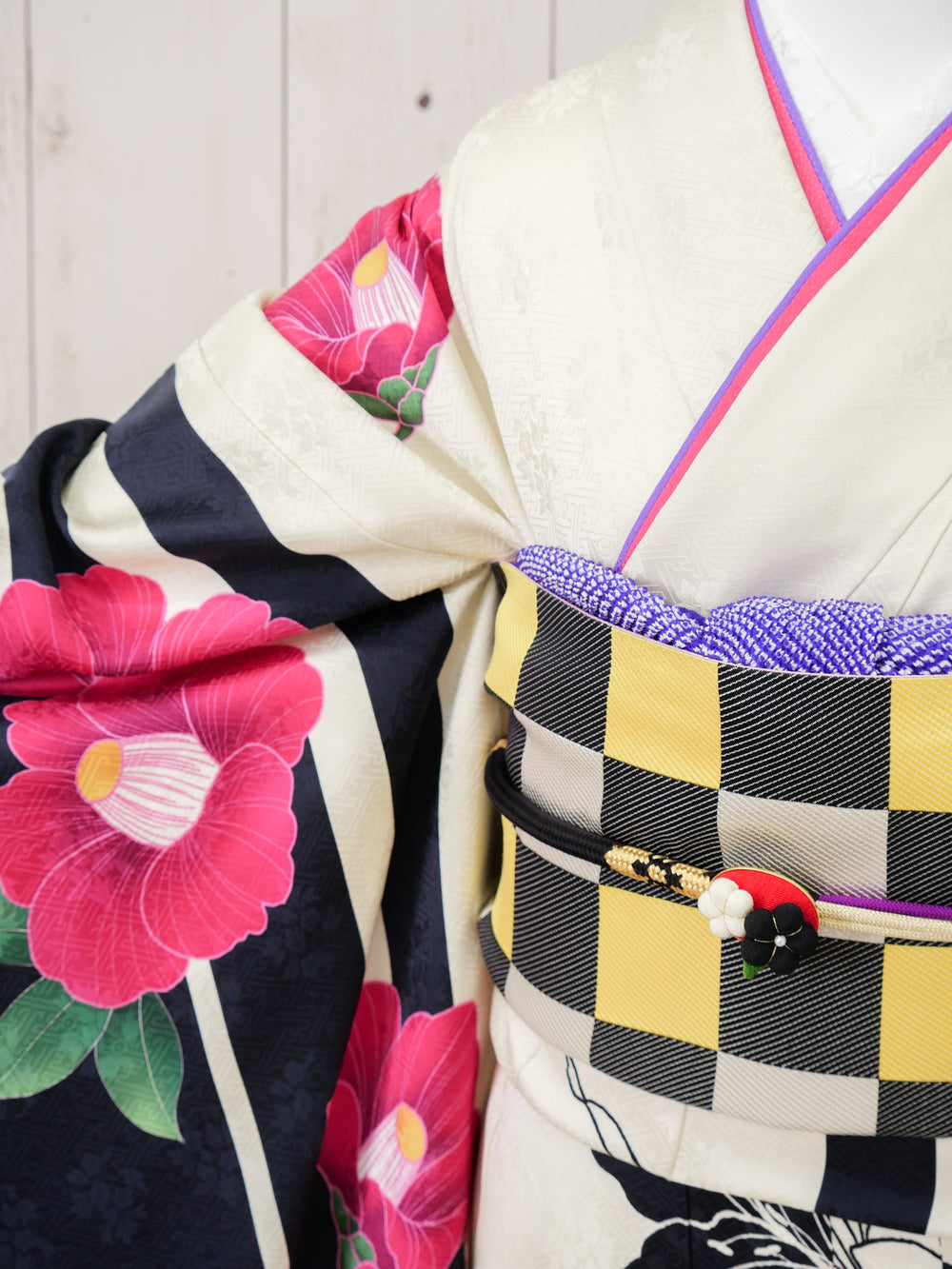 FR-002 　 緑地矢絣　振袖