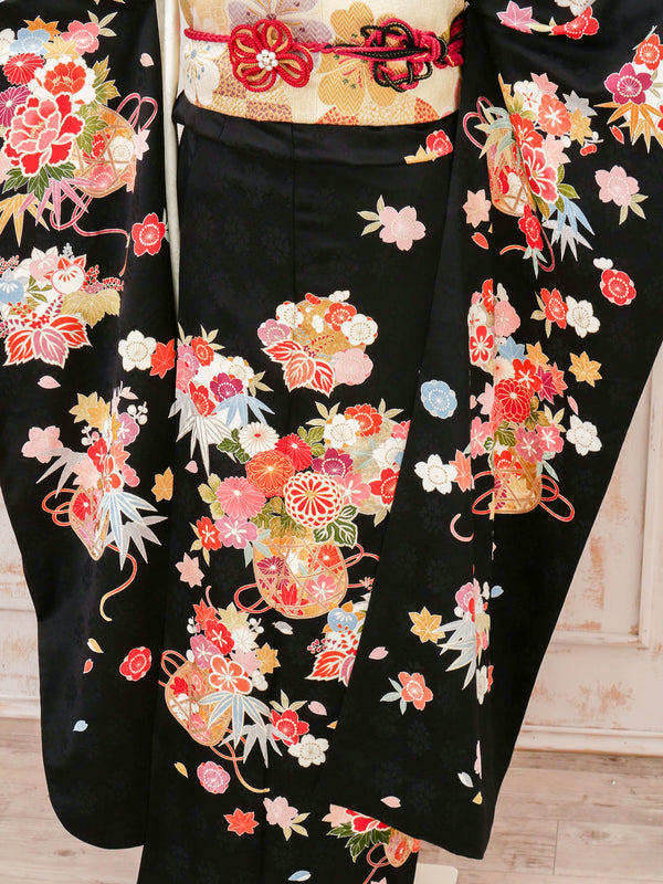 FR-028　黒地花籠　振袖