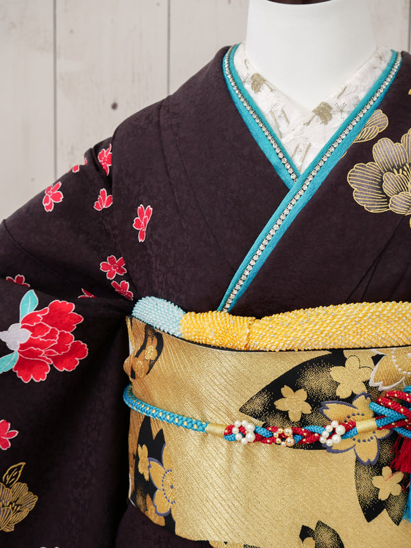 FJ-002   茶色地大牡丹赤　振袖