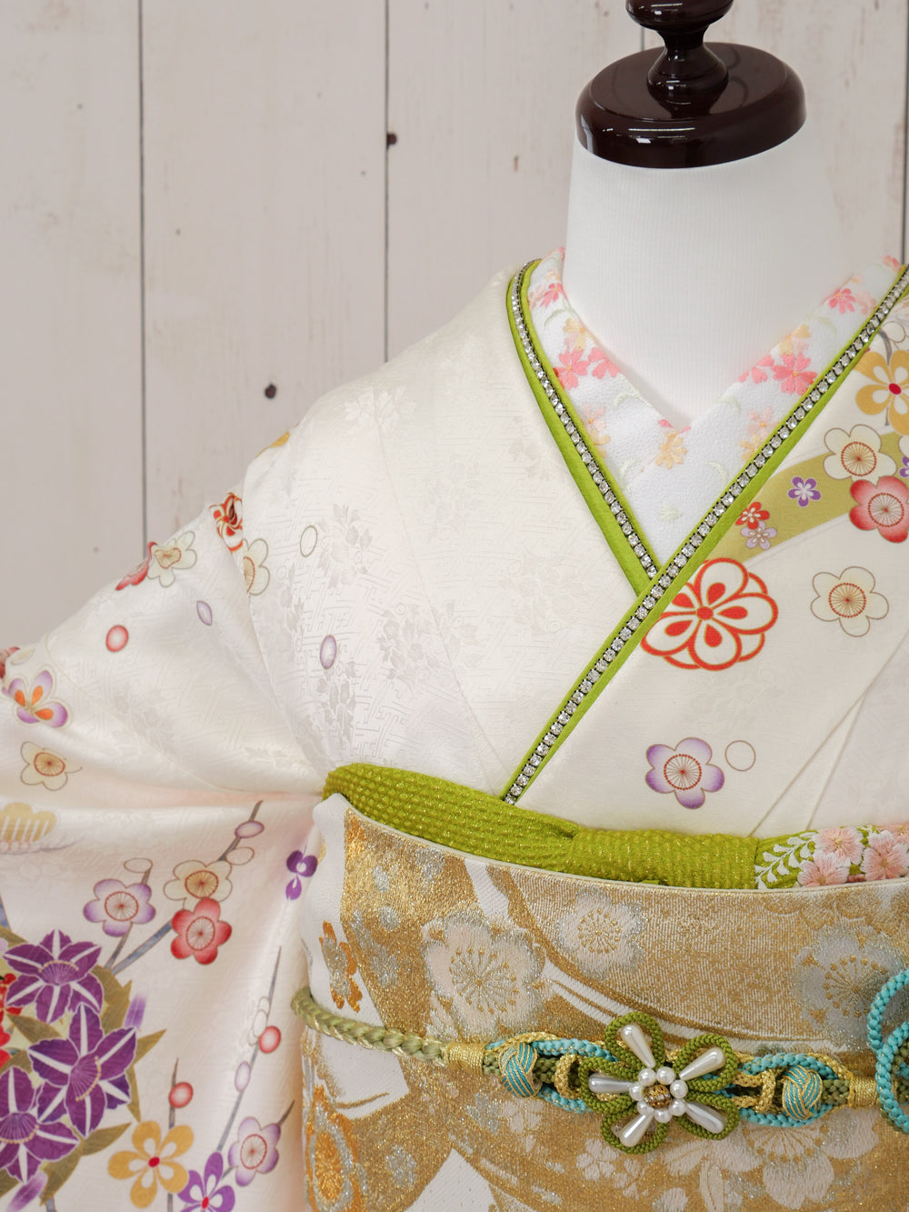 FJ-006   白地古典のし　振袖