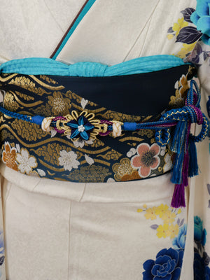 FR-033　白地青バラ　振袖