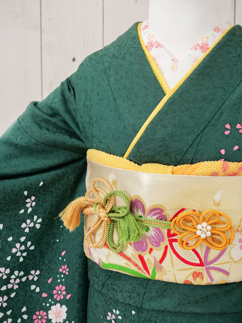 FJ-004   緑地ピンク小花　振袖