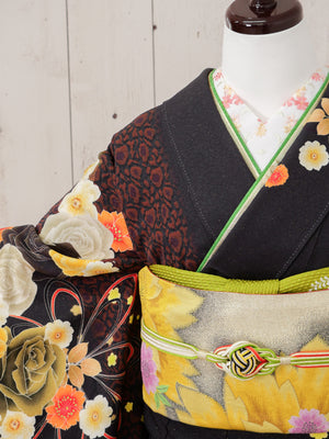 FR-037   黒地オレンジバラ　振袖