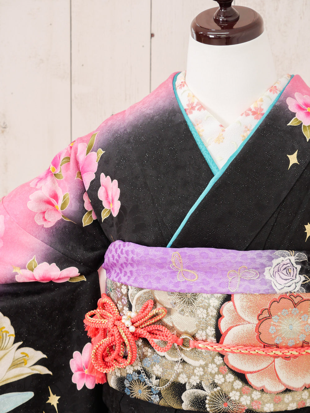 FR-042   黒地ピンク百合　振袖