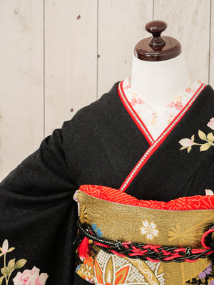 FR-046　黒地ピンクバラ　振袖