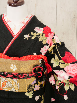 FR-046　黒地ピンクバラ　振袖