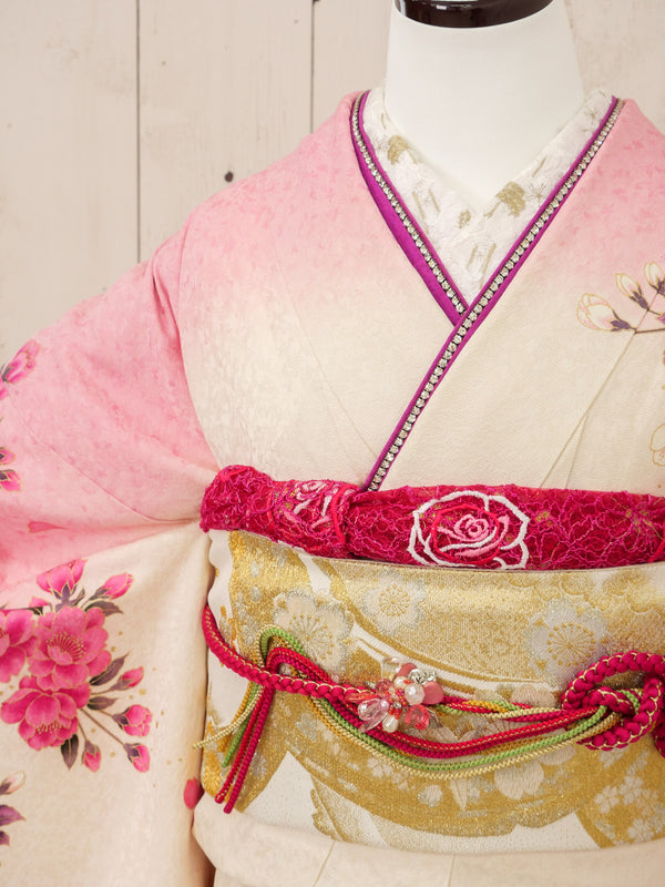 FR-051   白地ピンク菊　振袖