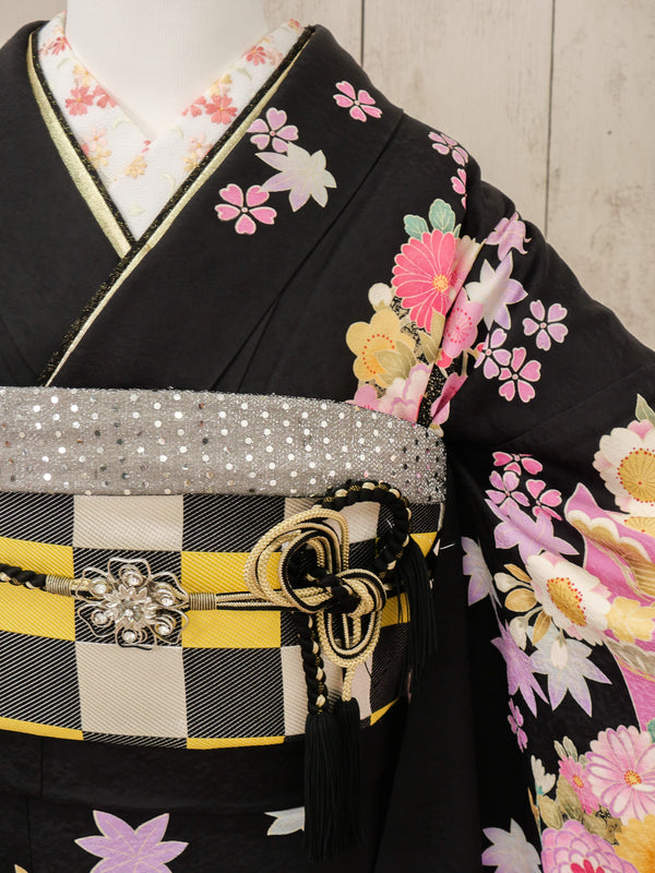 FR-053   黒地ピンク紅葉　振袖