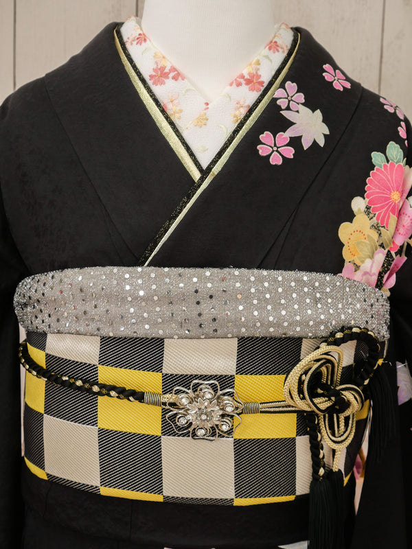 FR-053   黒地ピンク紅葉　振袖