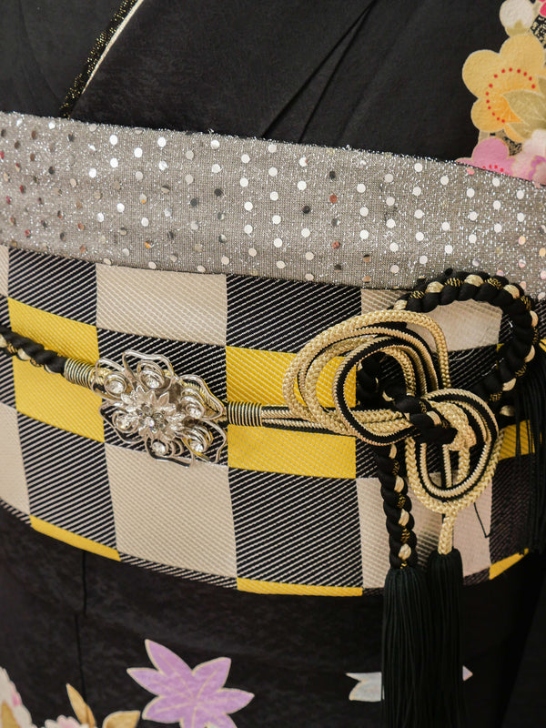 FR-053   黒地ピンク紅葉　振袖