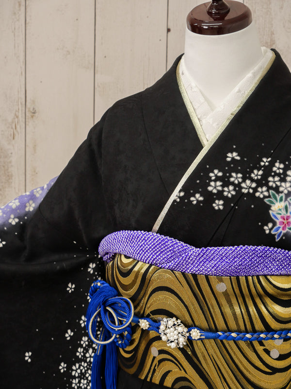 FR-064   黒地青白小花　振袖