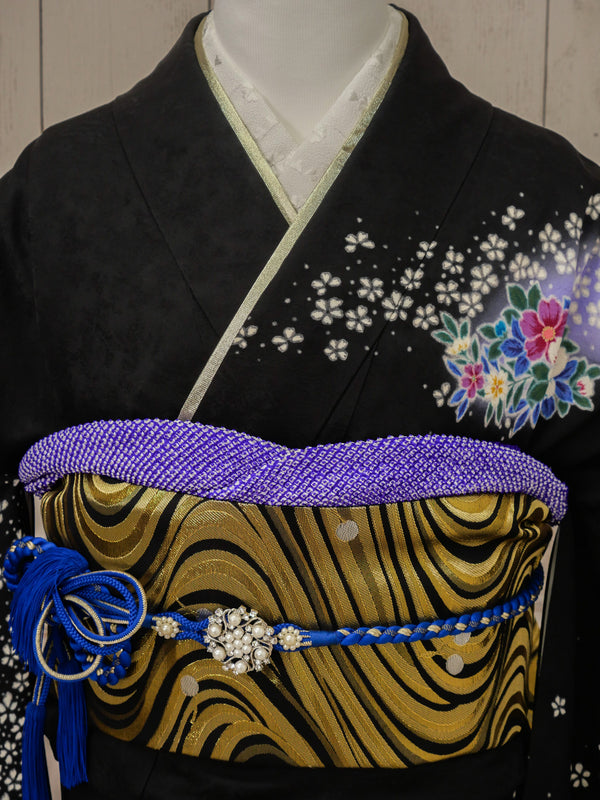 FR-064   黒地青白小花　振袖