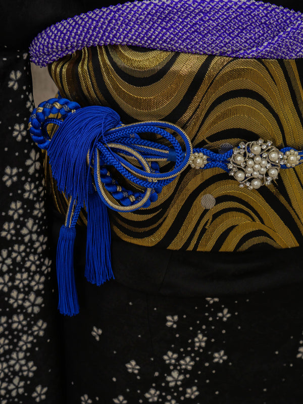 FR-064   黒地青白小花　振袖