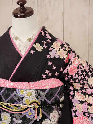 FR-066   黒地ピンク花　振袖