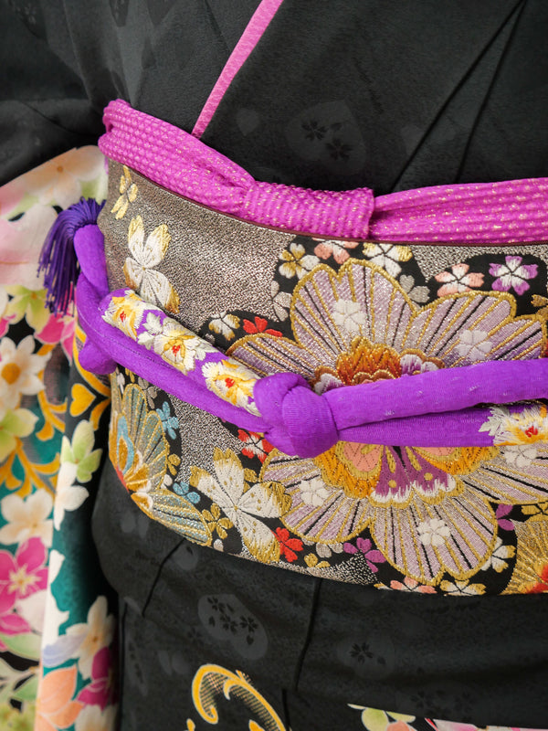 FR-074　黒地緑ツタ　振袖