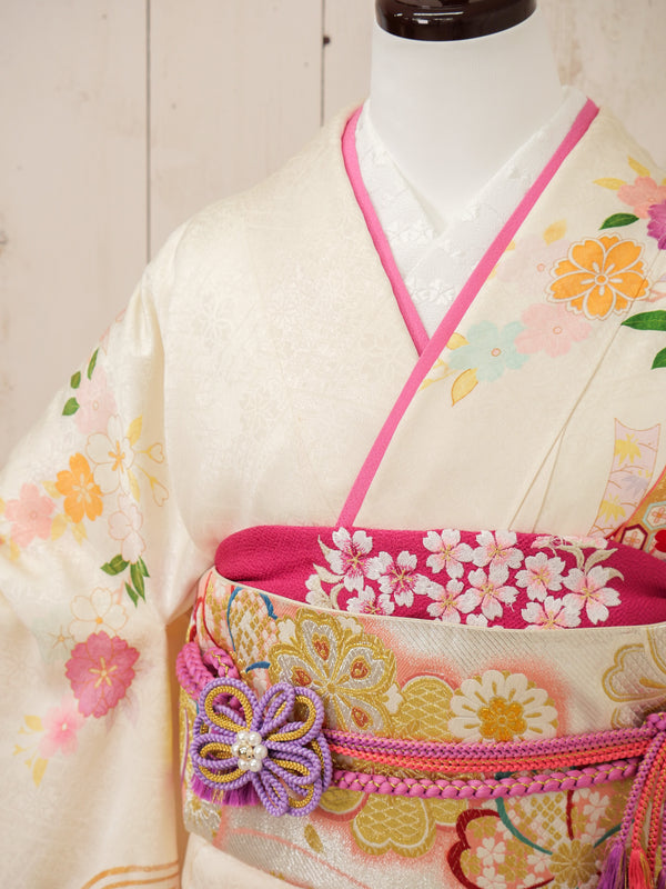 FR-089　白地ピンク小花波　振袖