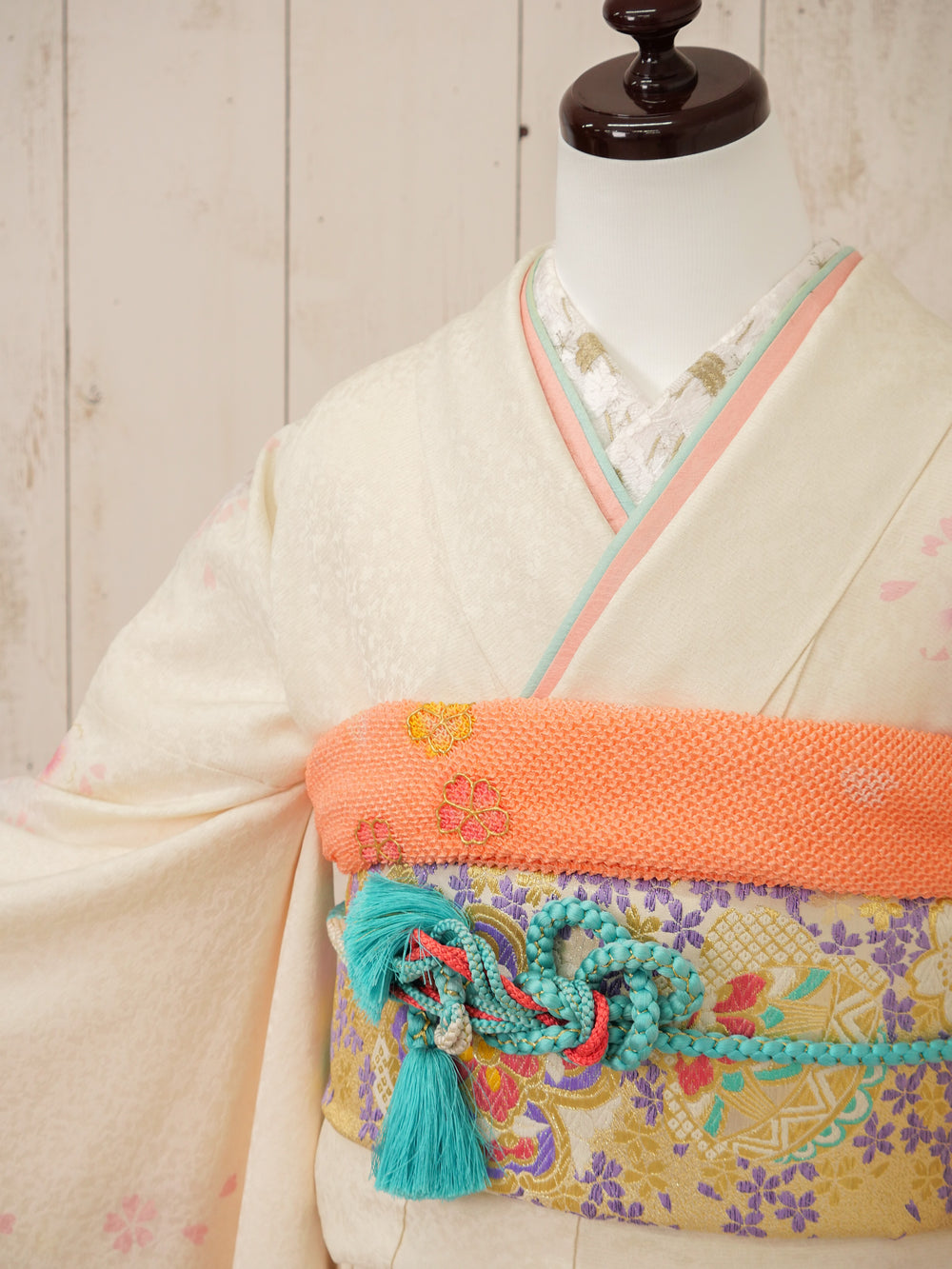 FR-076   白地桜　振袖